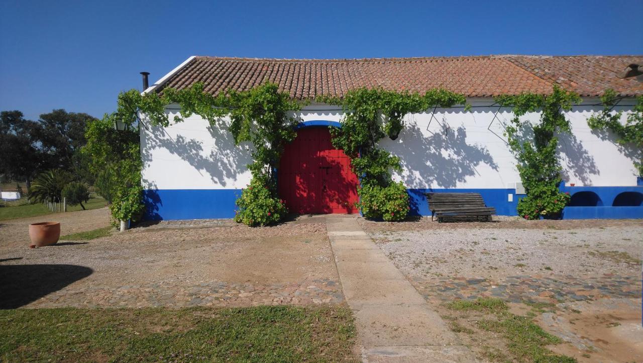 Lodge Monte Do Sobral Alcacovas Экстерьер фото